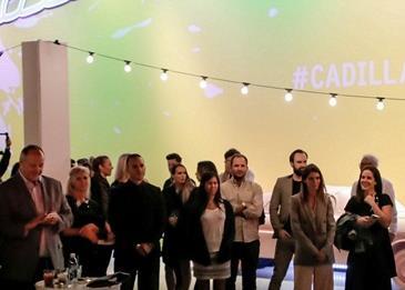 كاديلاك تفتتح معرض ’رسائل إلى آندي وارهول‘ في الإمارات